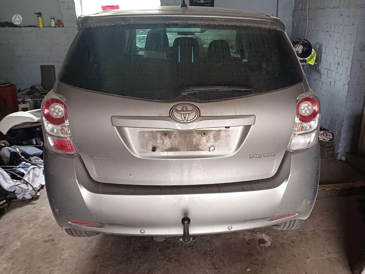 Toyota Verso детали кузова