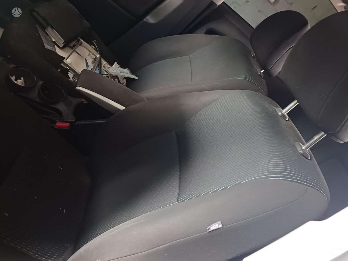 Toyota Verso детали кузова