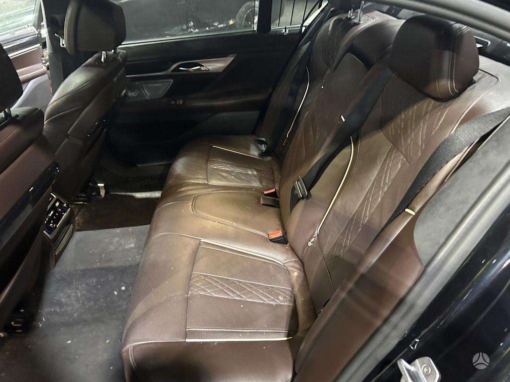 BMW 750 kėbulo dalys