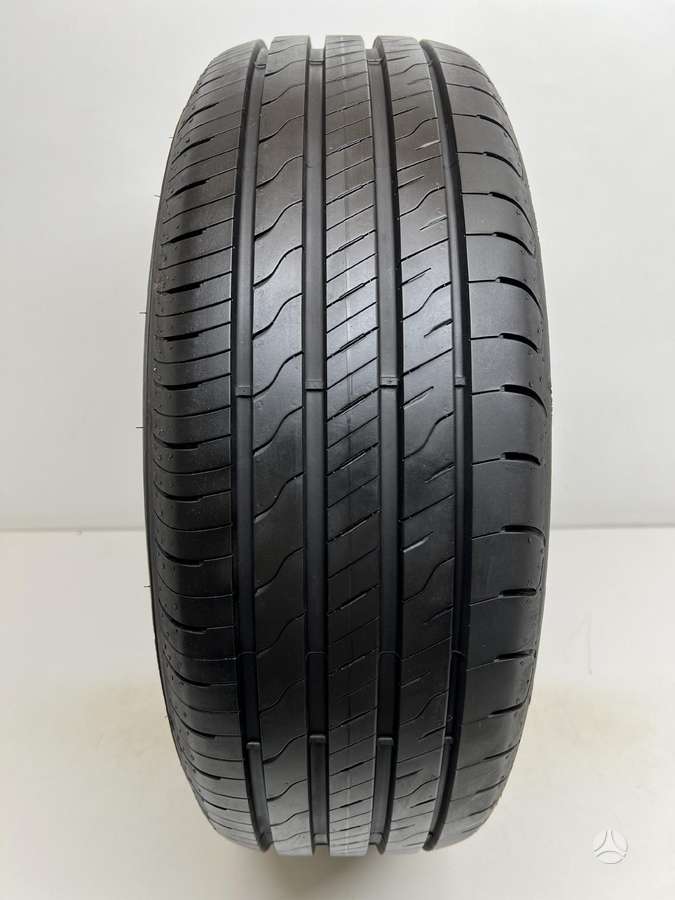 Goodyear Efficient Grip 2 2022m, летние 215/60 R16