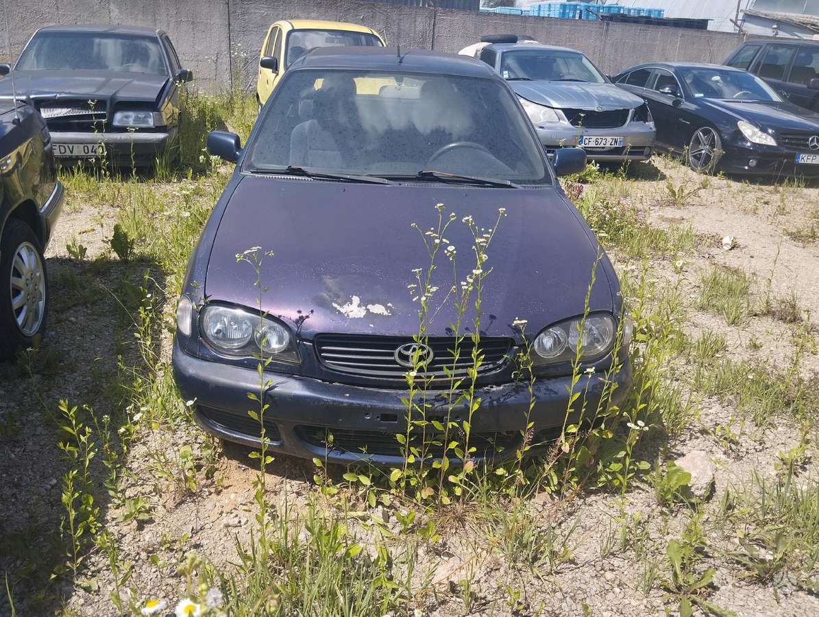Toyota Corolla по частям