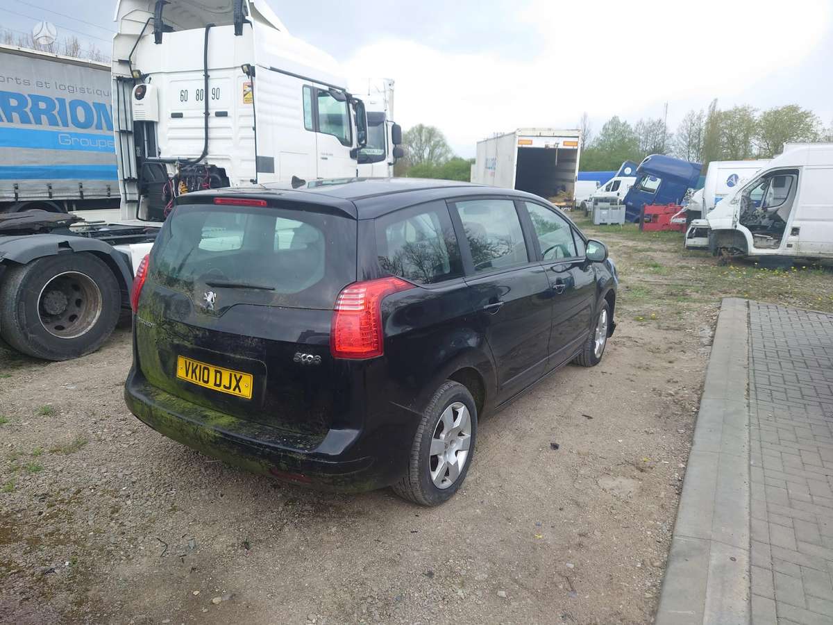Peugeot 5008 for parts