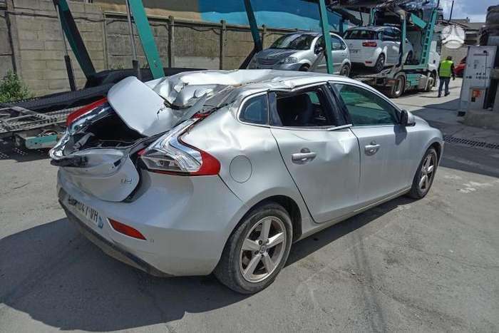 Volvo V40 по частям. Rida 100000
