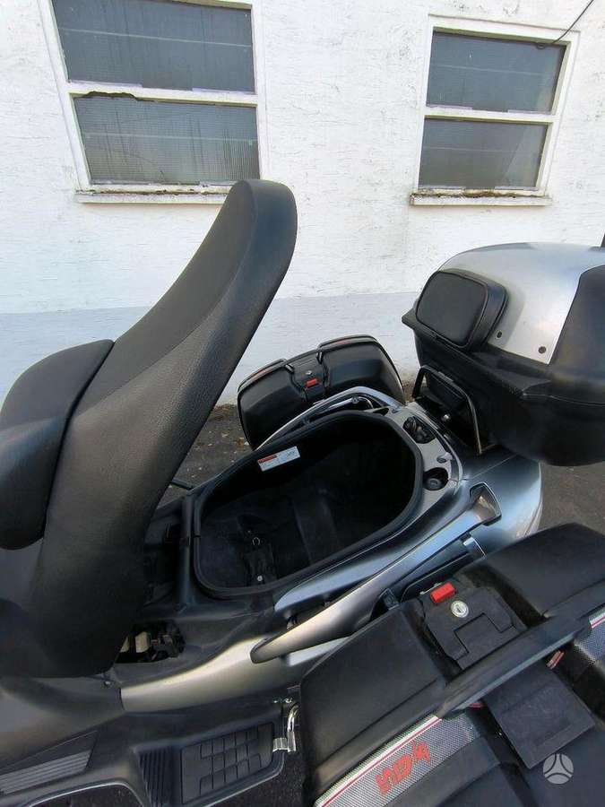Suzuki Burgman 650cc, scooters / mopeds