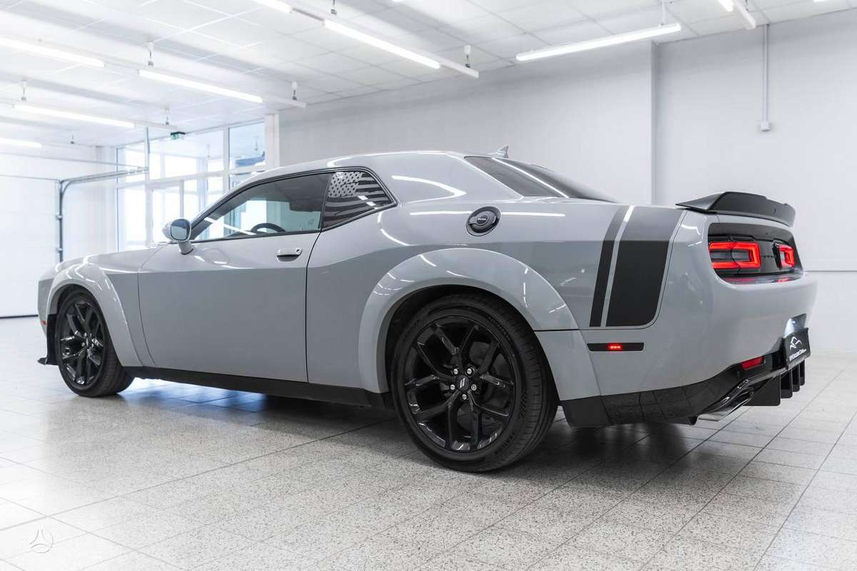 Dodge Challenger apdailos detalės