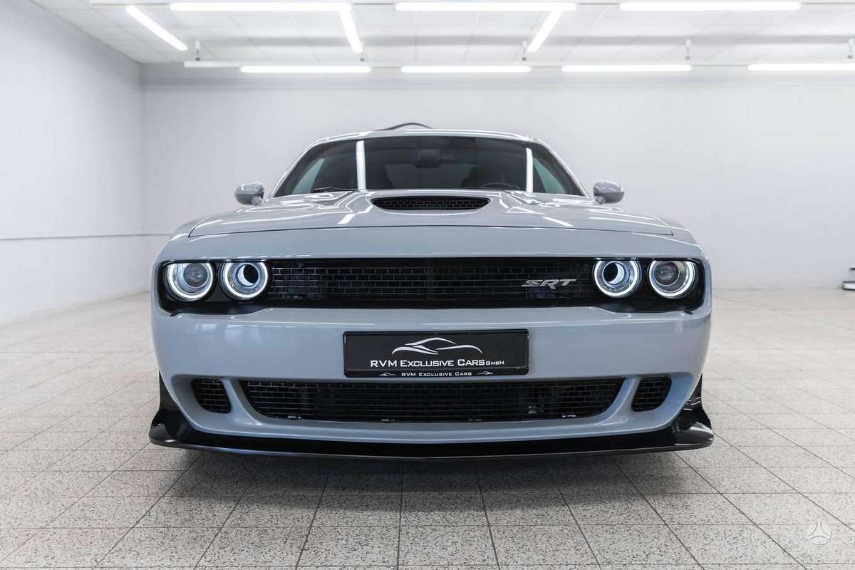Dodge Challenger apdares detaļas