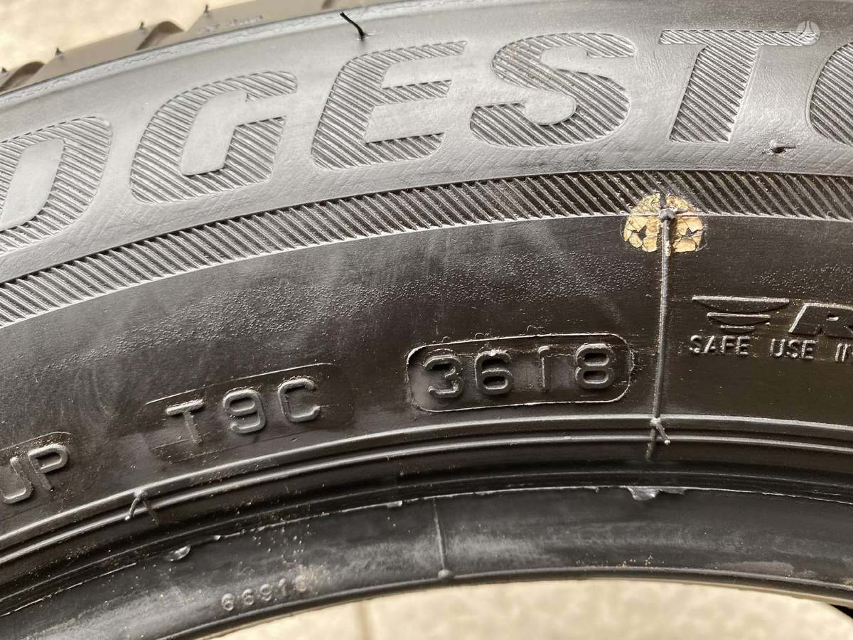 Bridgestone Blizzak lm001, winter 225/55 R17