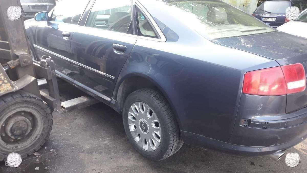 Audi A8 Dalimis
