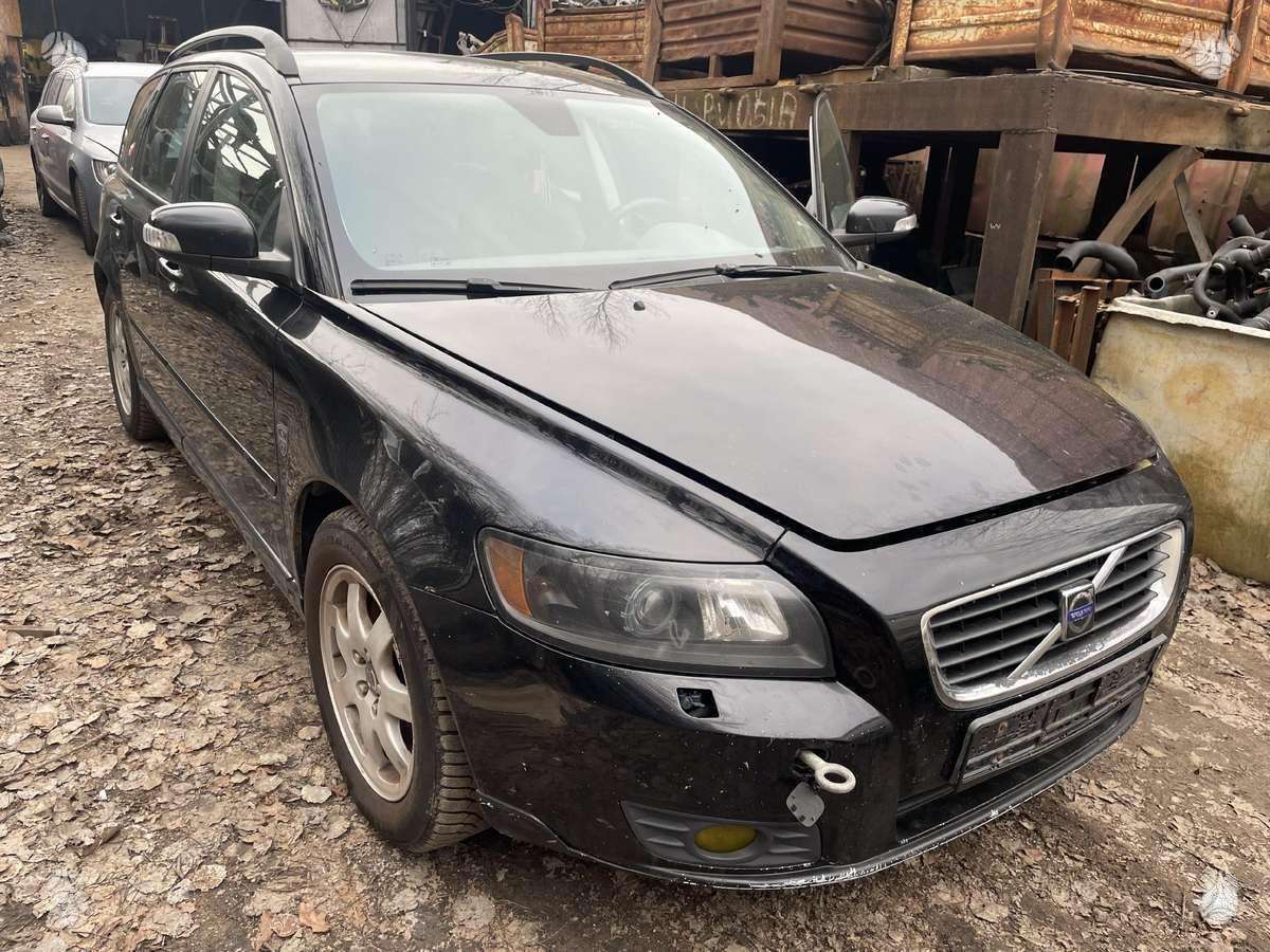 Volvo V50 Atliekame remonto darbus