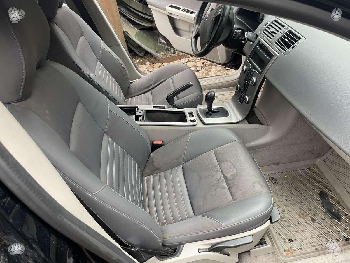 Volvo V50 Atliekame remonto darbus