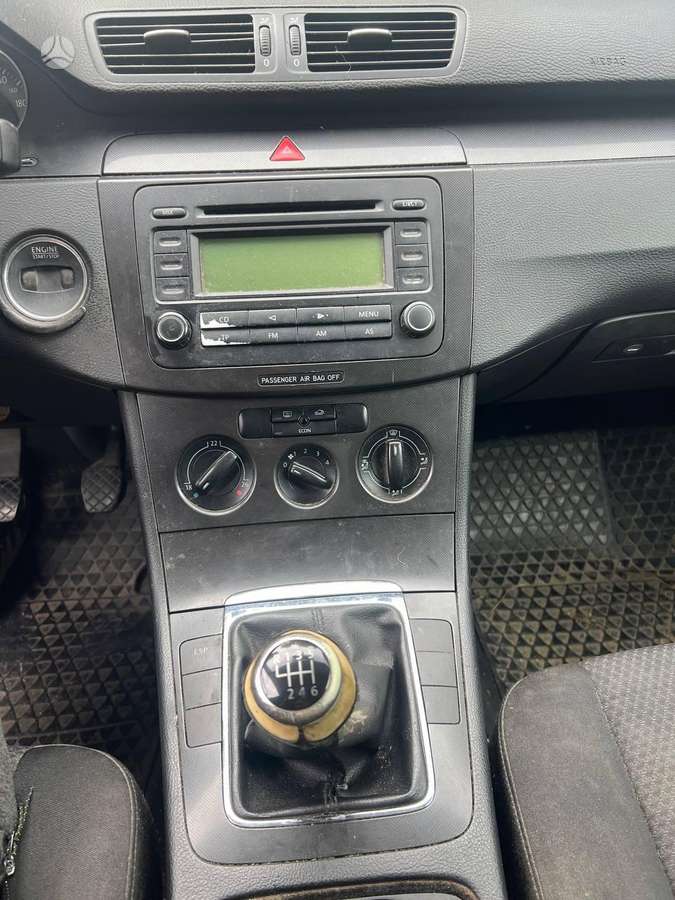 Volkswagen Passat dalimis