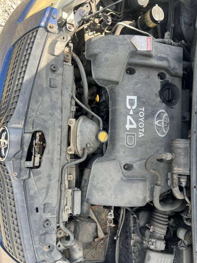 Toyota Corolla Verso по частям