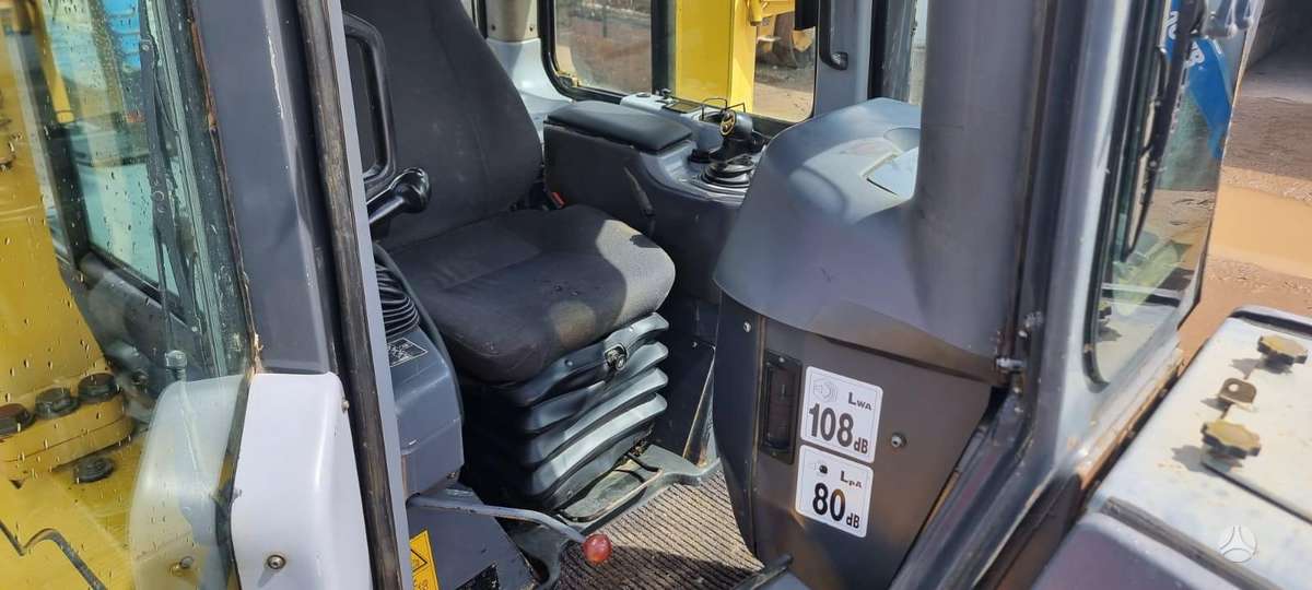 Komatsu D65PX-15E0, бульдозеры
