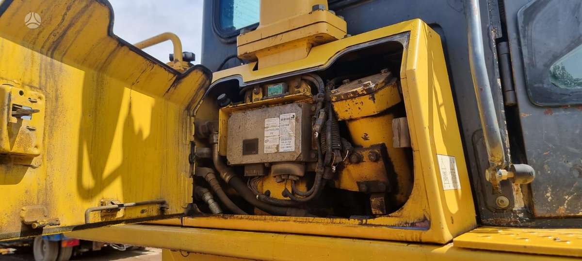 Komatsu D65PX-15E0, бульдозеры