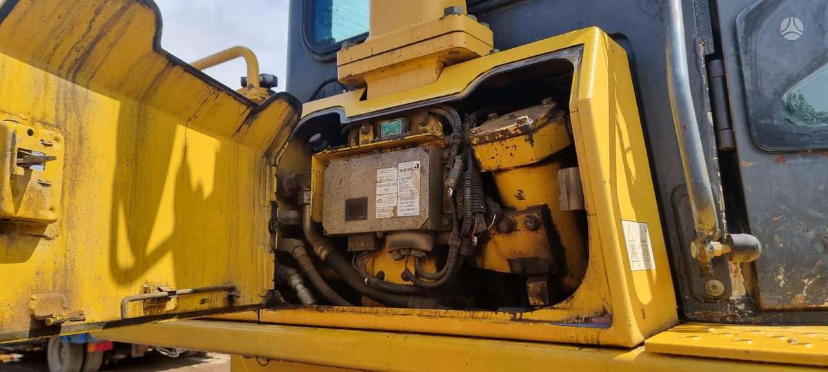 Komatsu D65PX-15E0, bulldozer