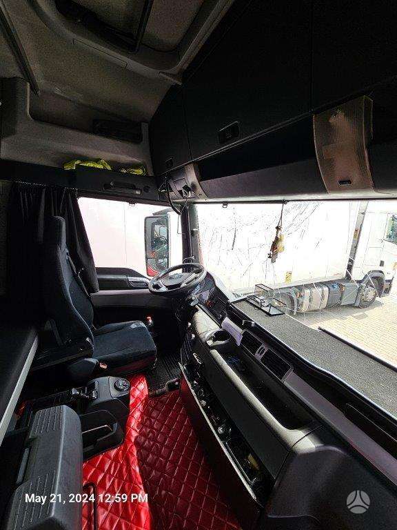 MAN TGX, semi-trailer trucks