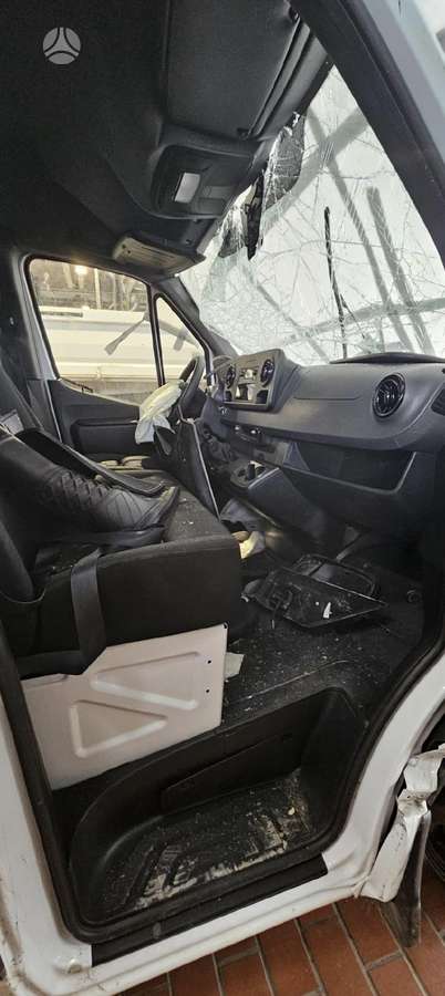 Mercedes-Benz Sprinter dalimis