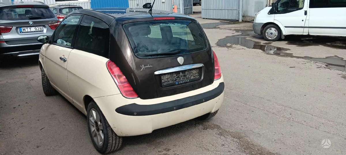 Lancia Ypsilon