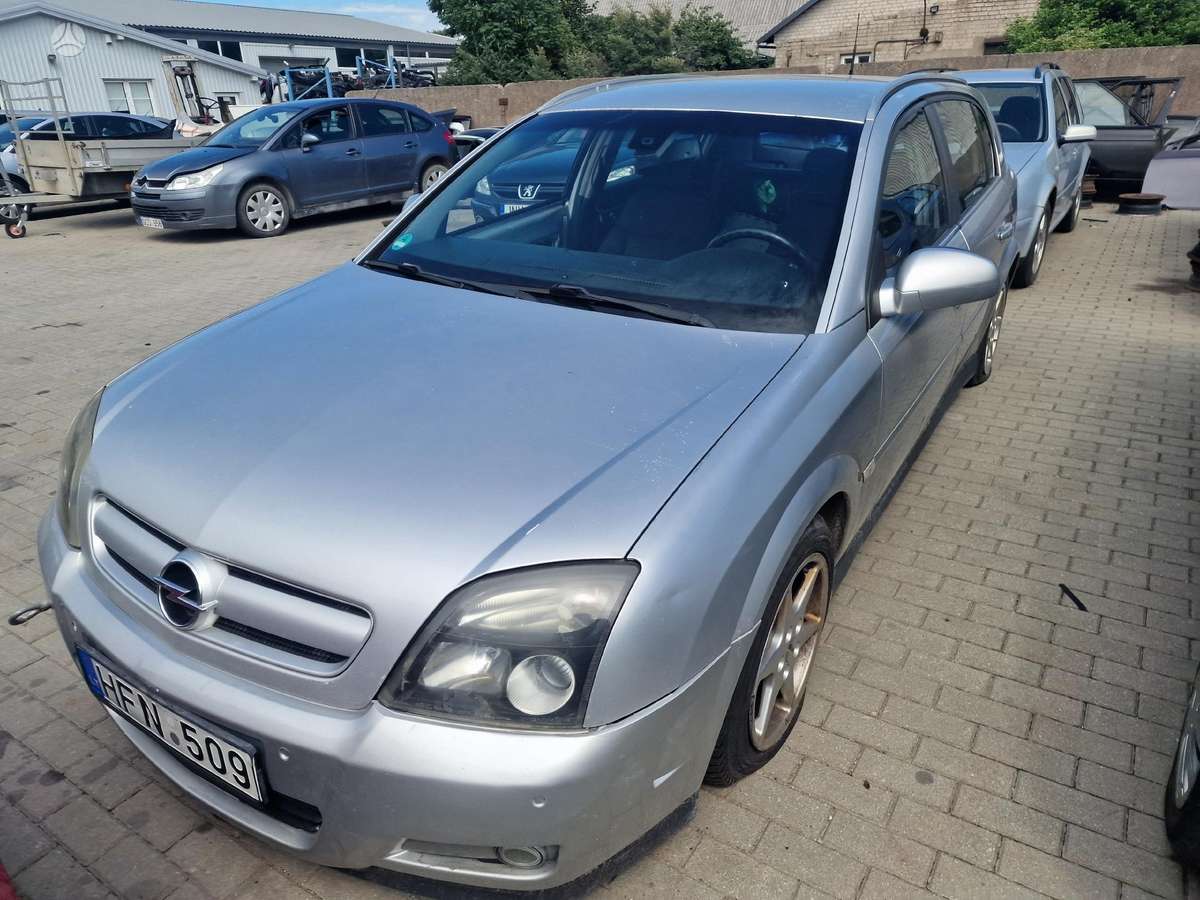 Opel Signum for parts