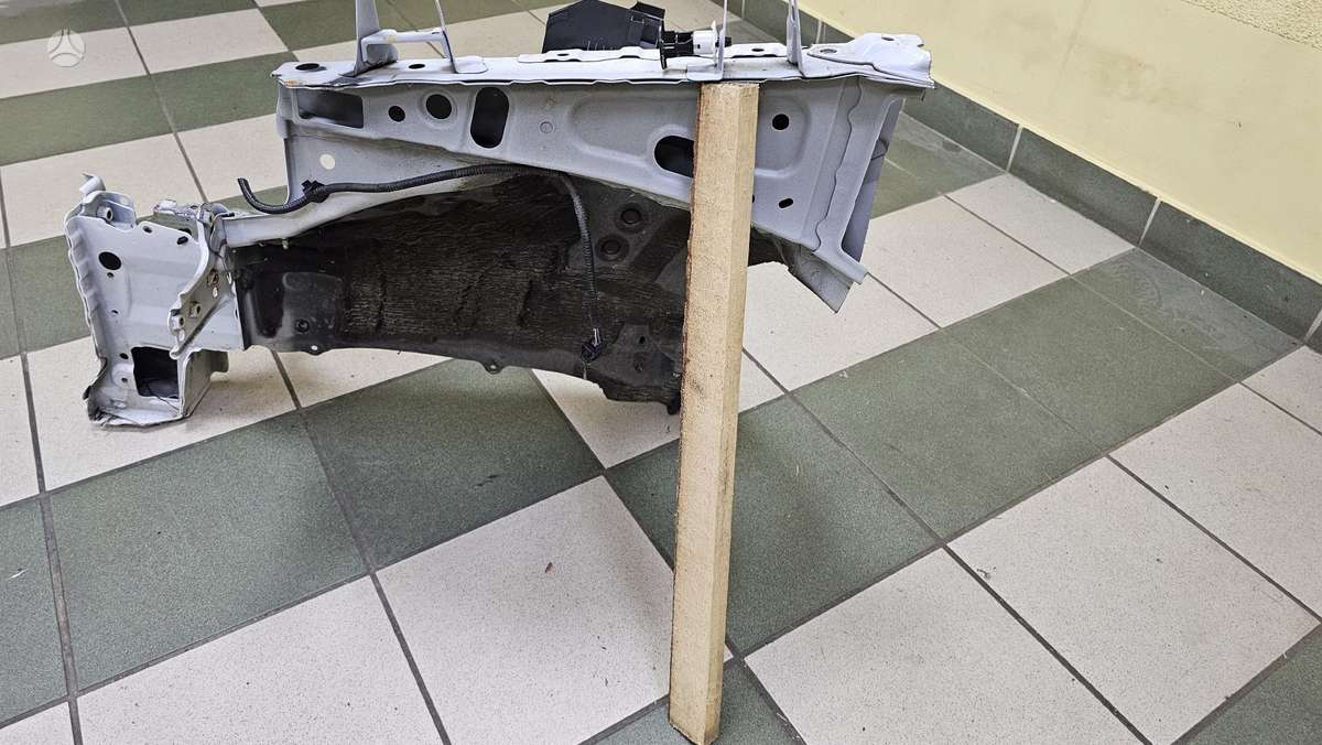 Lexus NX klasė rezerves daļās