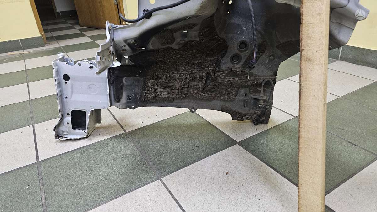 Lexus NX klasė rezerves daļās