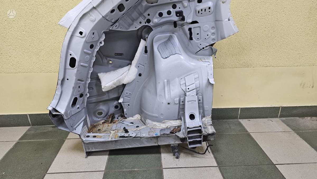 Lexus NX klasė dalimis