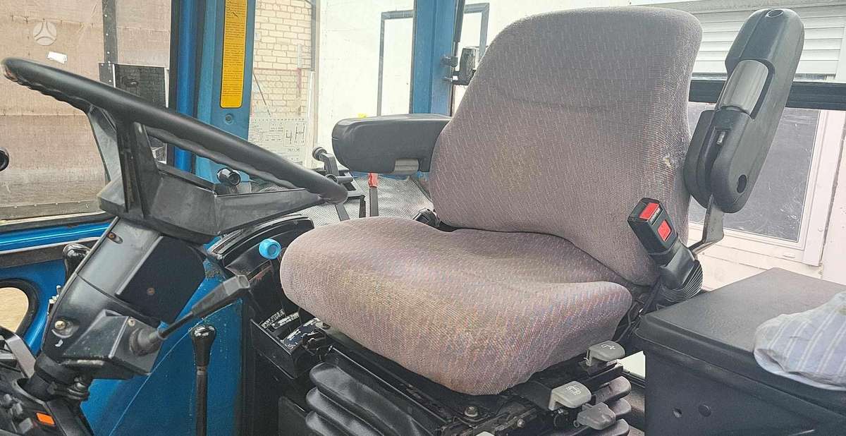 Ford 8210, tractors