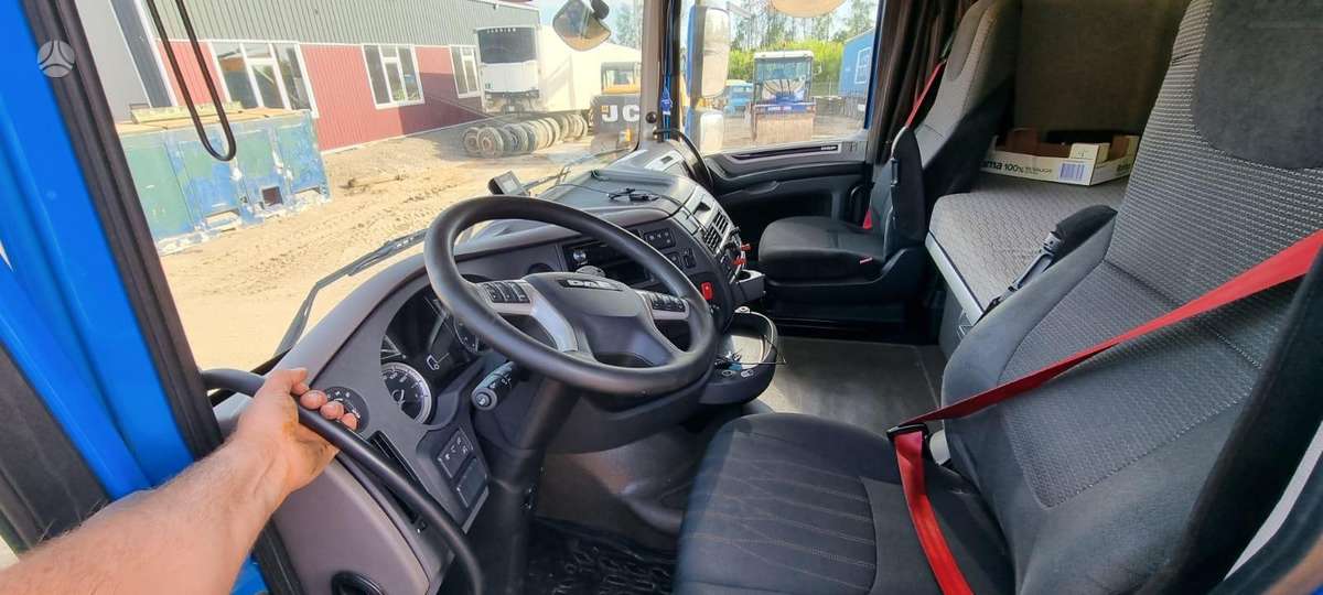 DAF XF 450, double sleeper