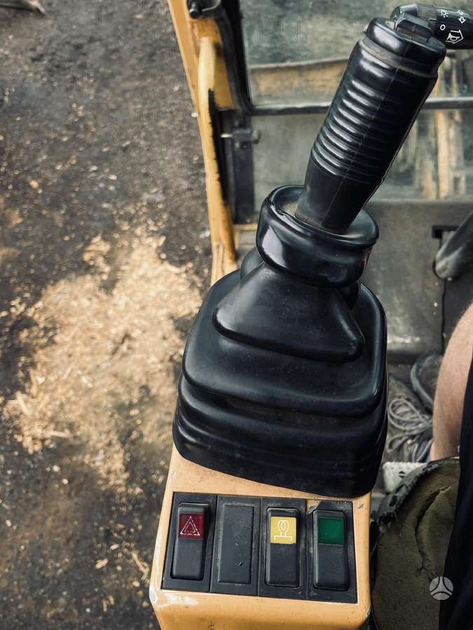 Case 688B, excavator