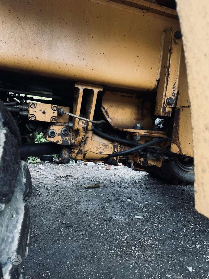 Case 688B, excavator