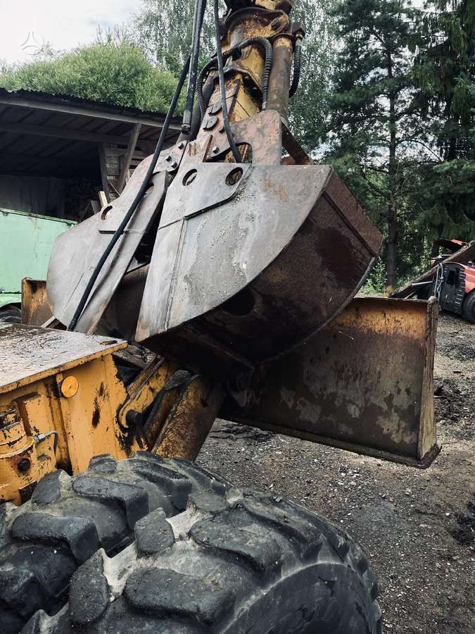 Case 688B, экскаваторы