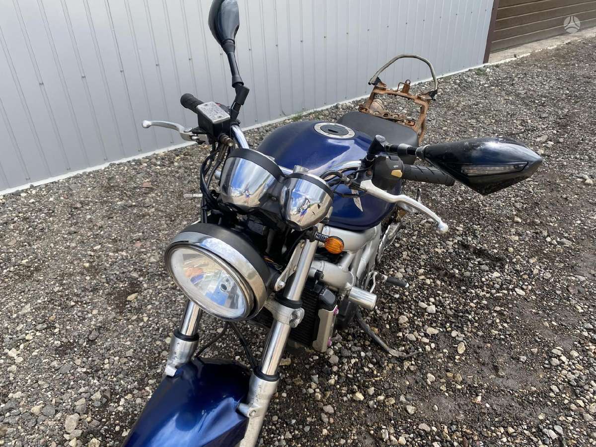 Suzuki SV, street / classic