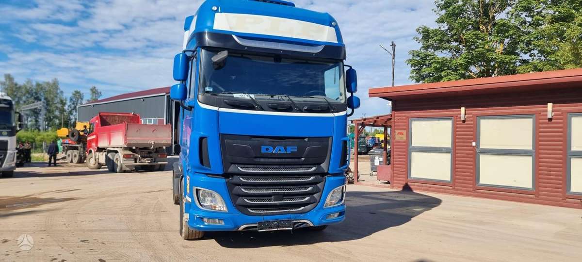 DAF XF 450, double sleeper