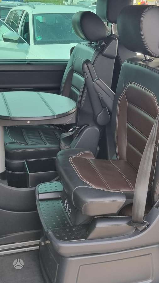 Volkswagen Multivan, пассажирский микроавтобус