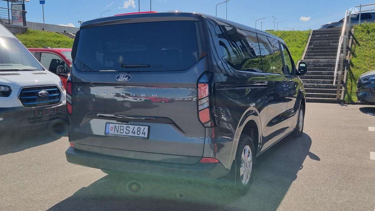 Volkswagen Multivan, пассажирский микроавтобус