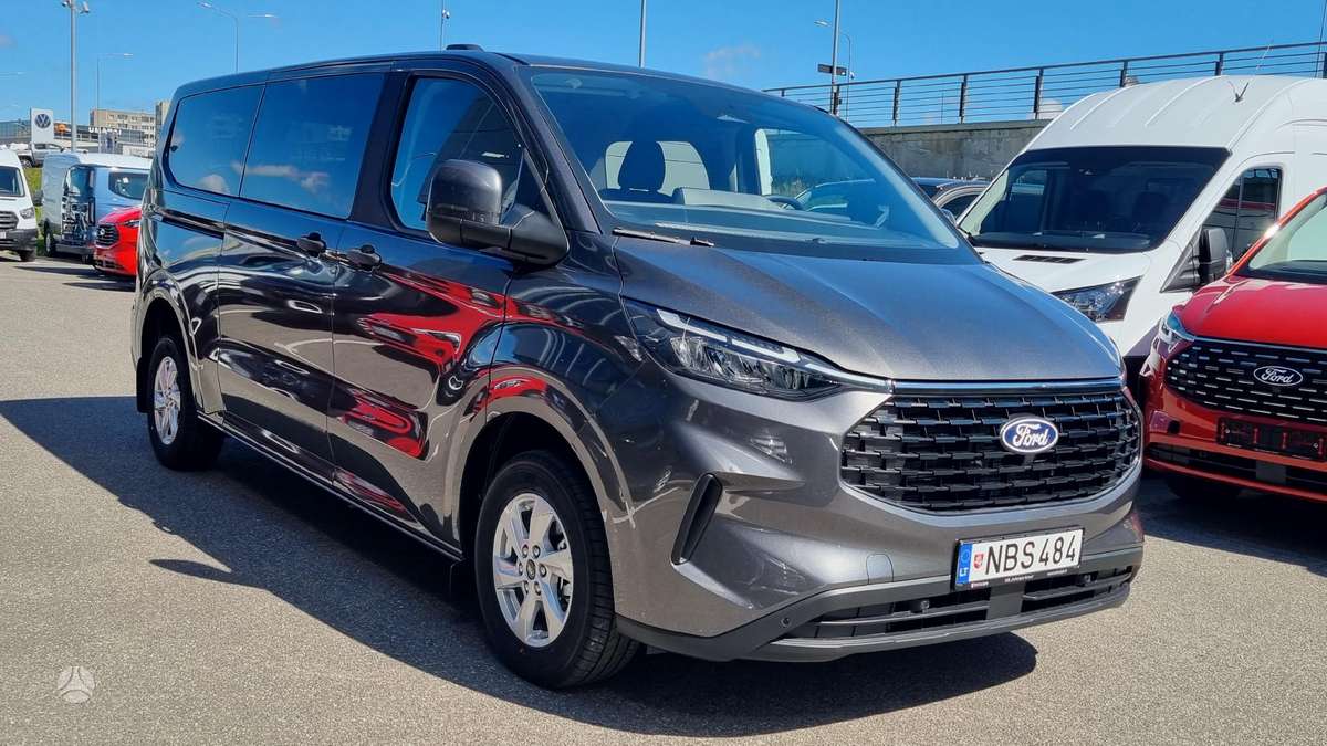 Volkswagen Multivan, пассажирский микроавтобус
