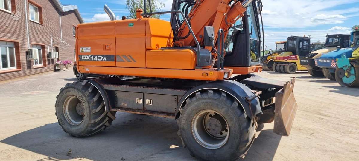 Doosan DX 140W, экскаваторы