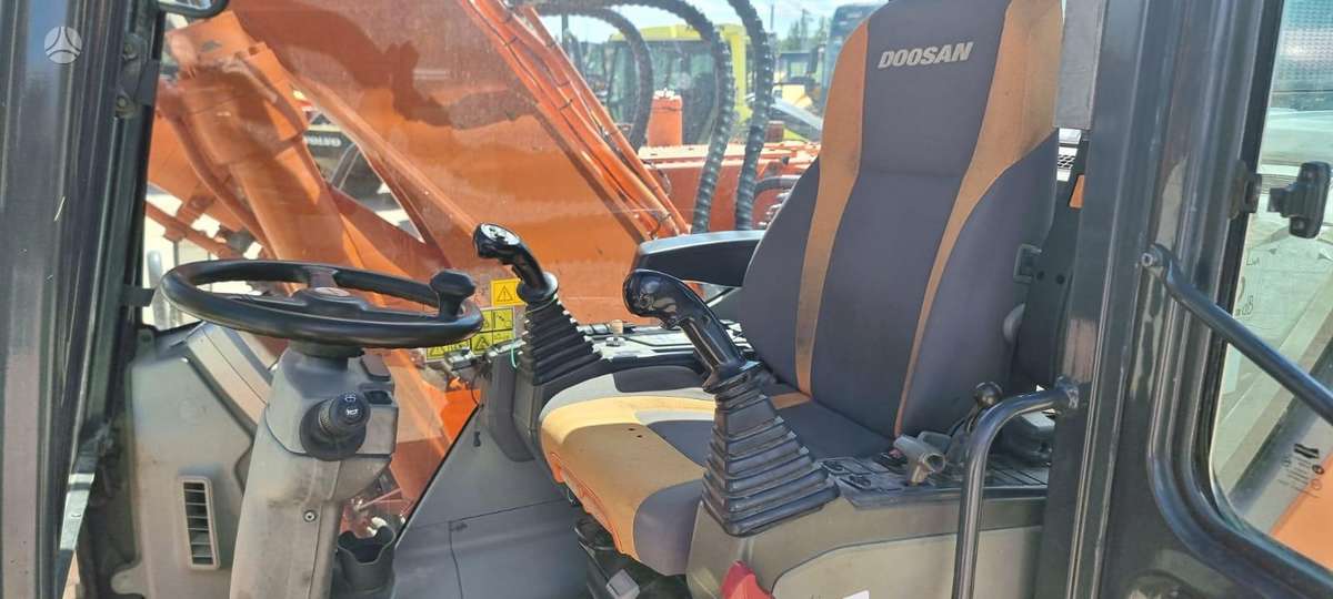 Doosan DX 140W, экскаваторы