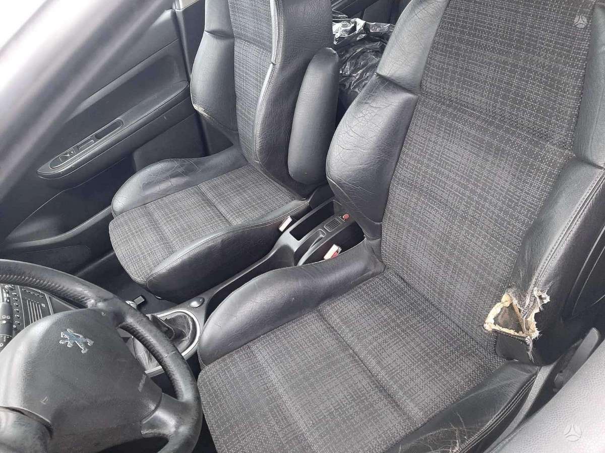 Peugeot 306