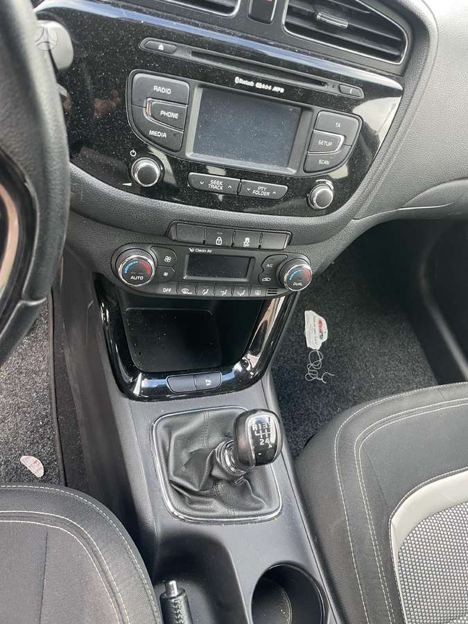 Kia Ceed dalimis