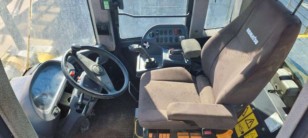 Komatsu WA470-6, frontal loader