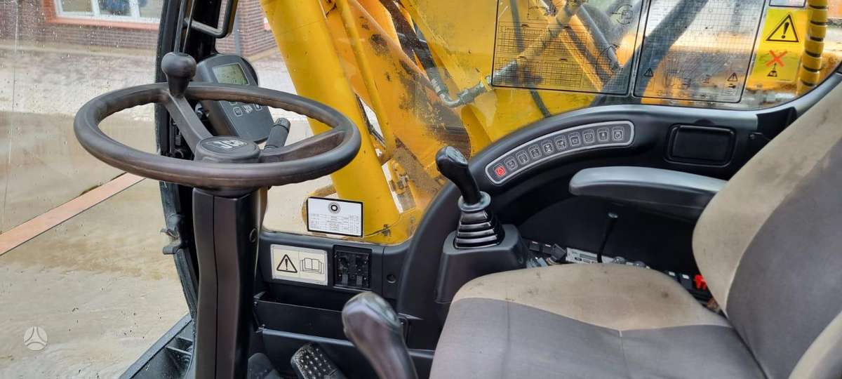 JCB JS 175W, ekskavatoriai