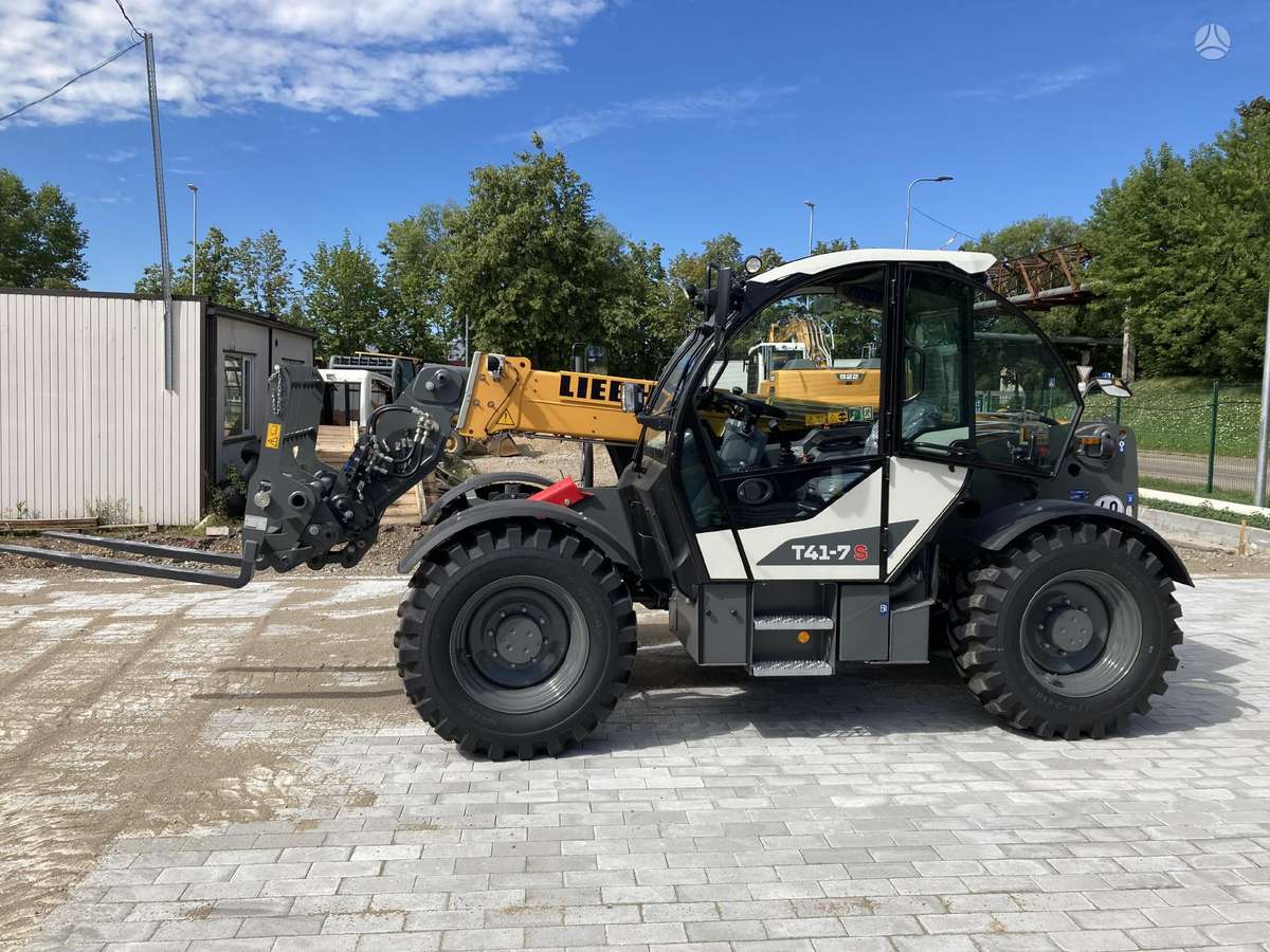 Liebherr T41-7s, telescopic handler