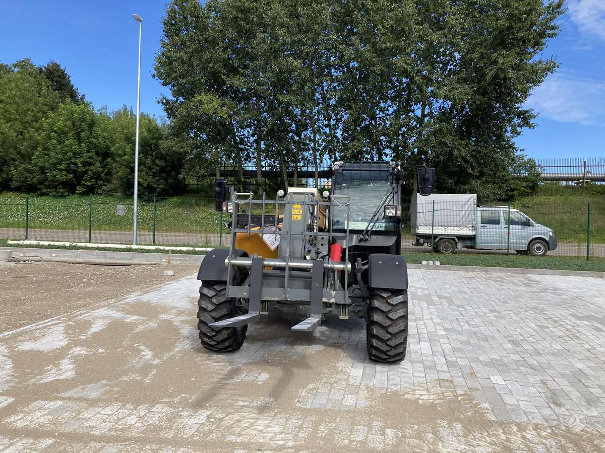 Liebherr T41-7s, telescopic handler