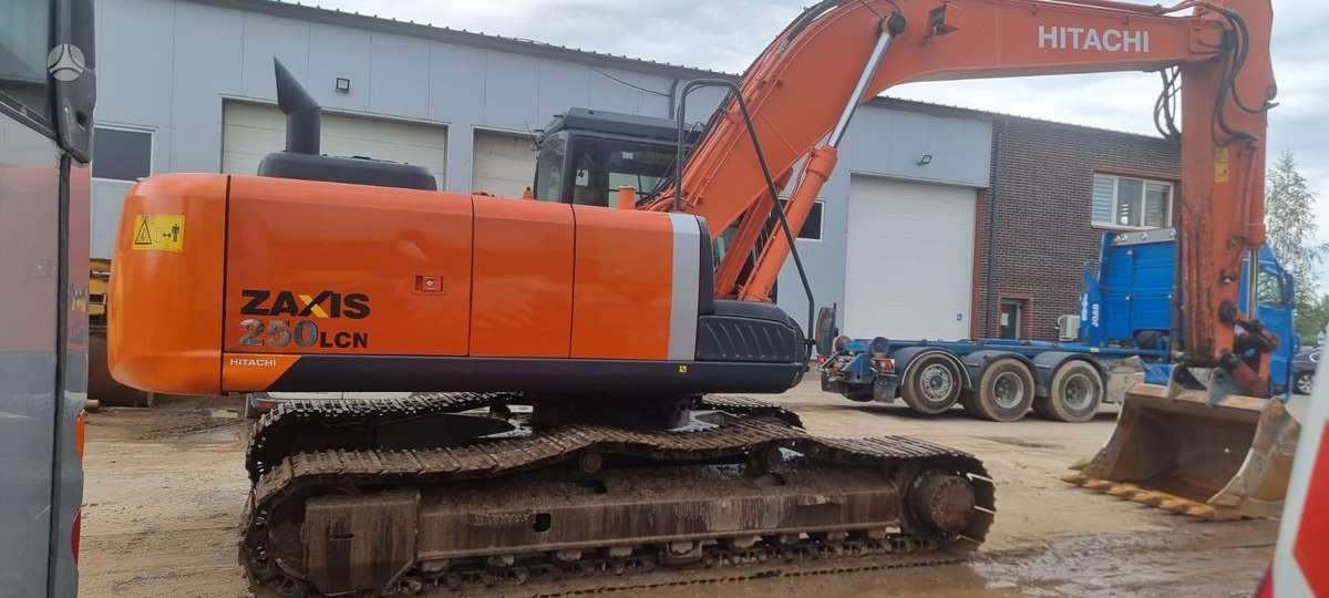 Hitachi ZX250 LC-5, экскаваторы