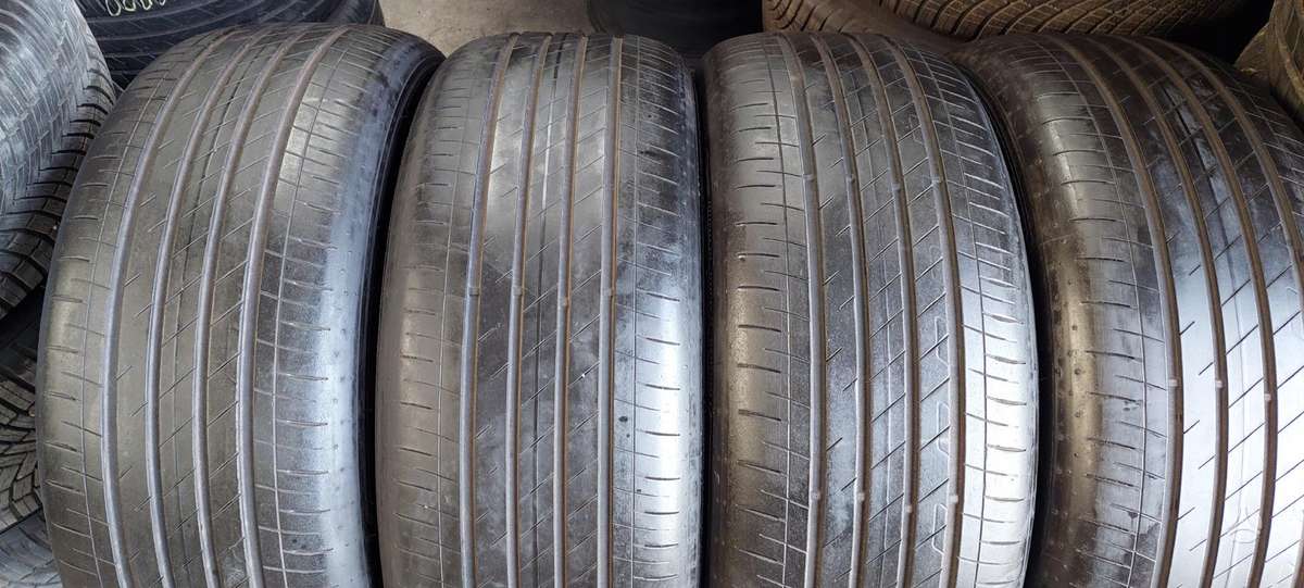 Goodyear, летние 255/50 R21