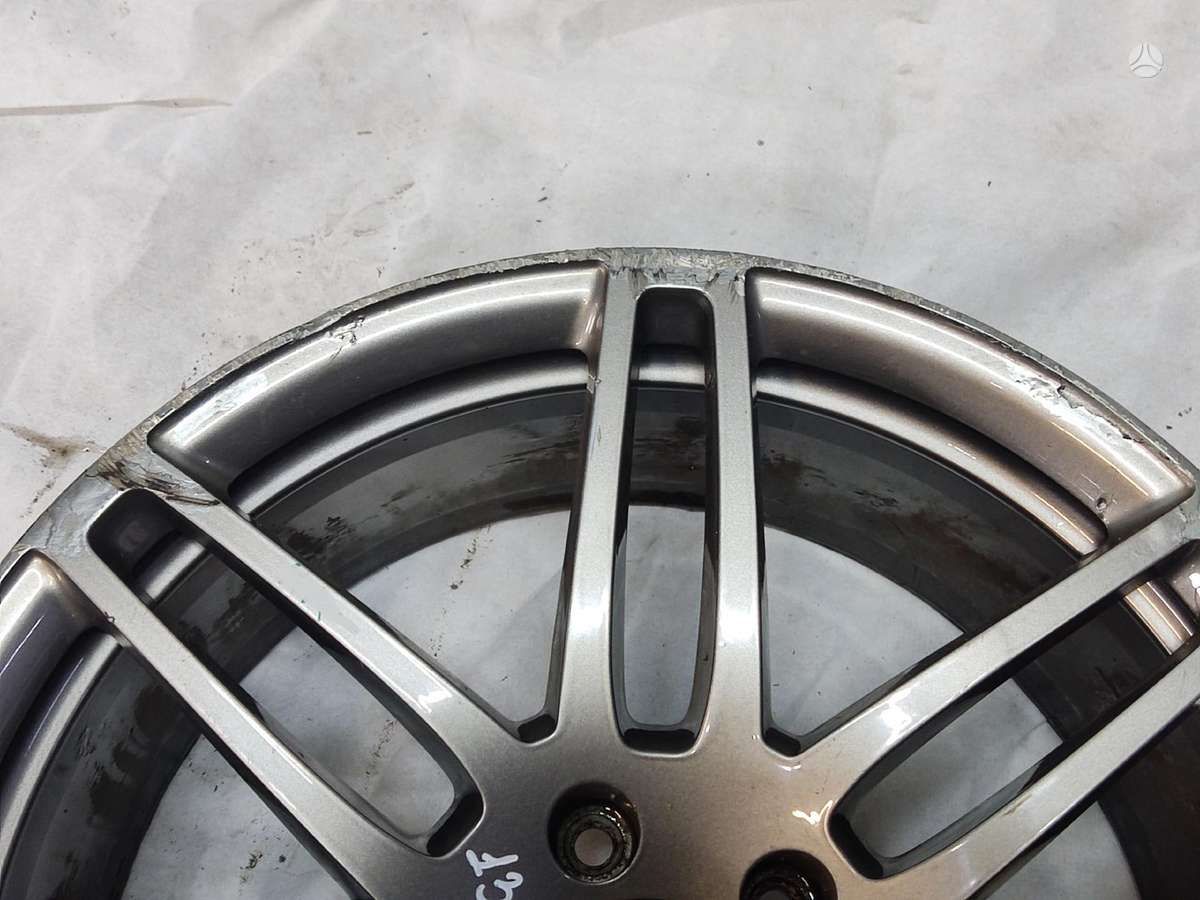 Audi Q7, lengvojo lydinio, R20