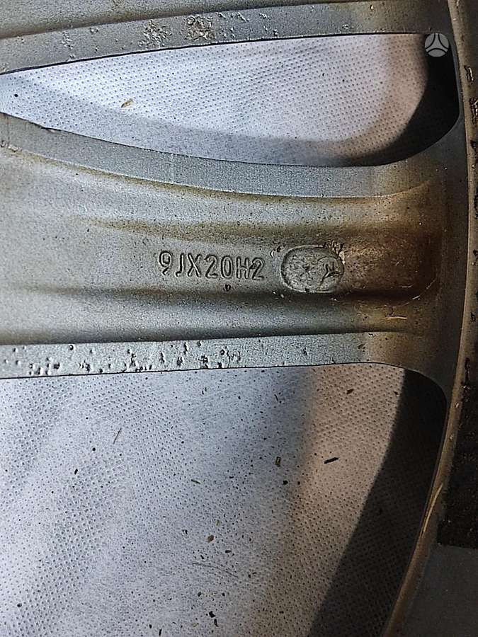 Audi Q7, lengvojo lydinio, R20