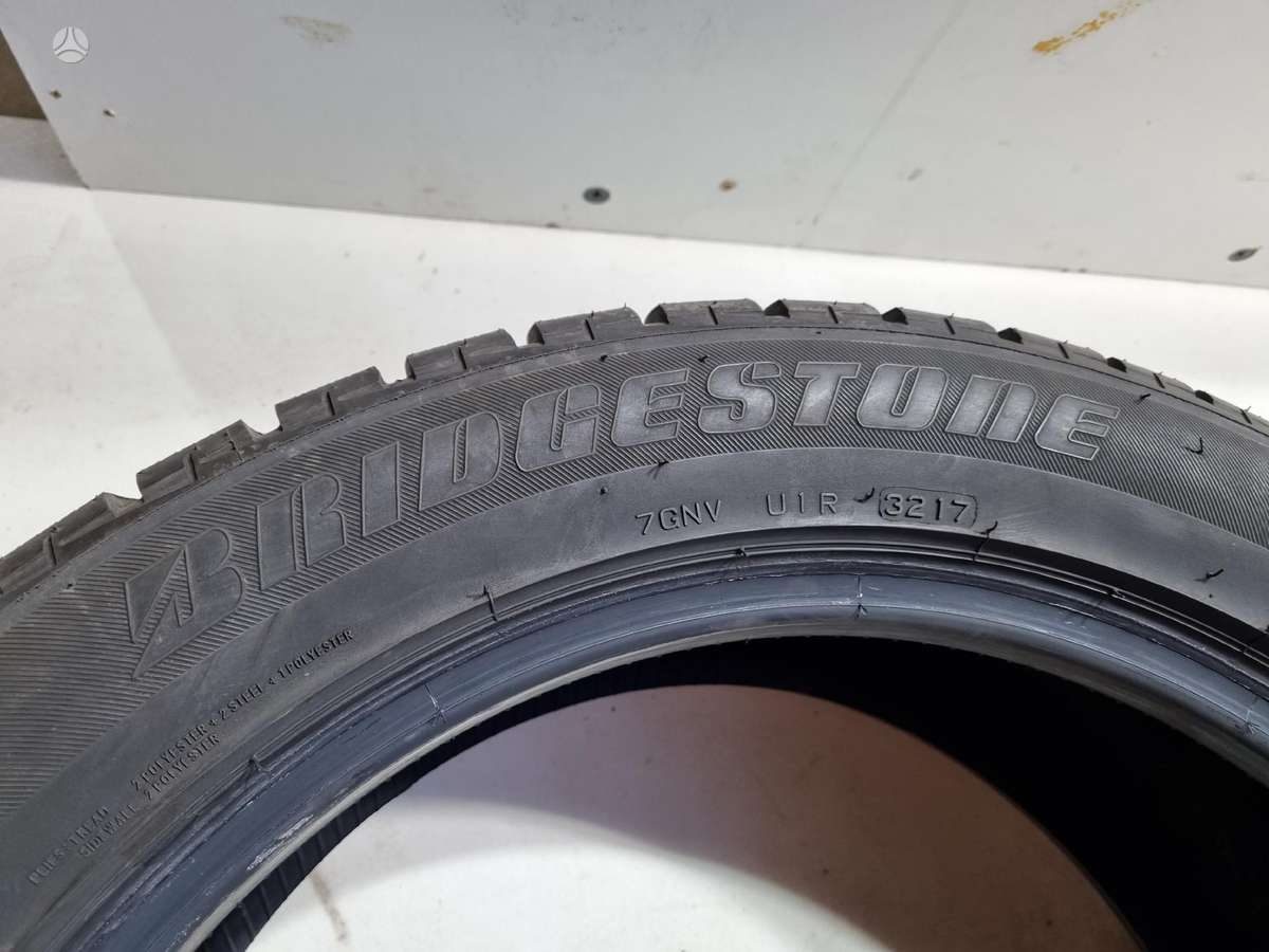 Bridgestone 6-7mm, всесезонные 235/50 R19