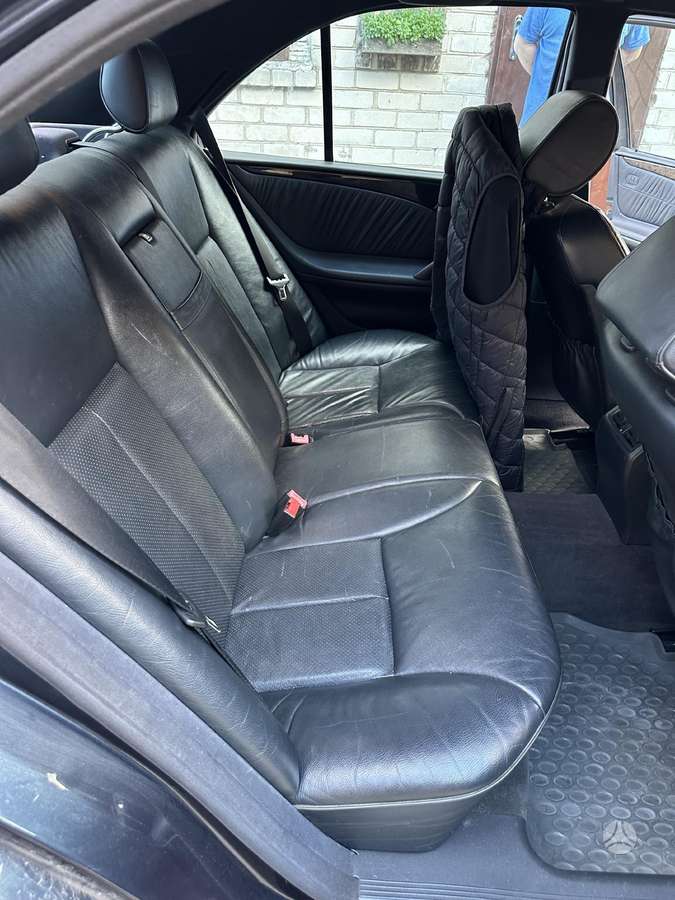 Mercedes-Benz E320, 3.2 l., Седан